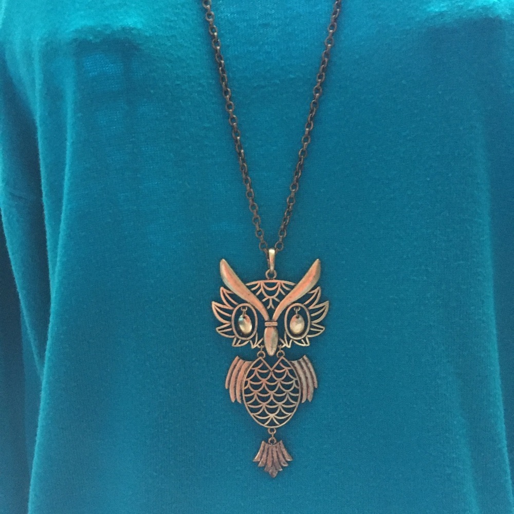 ON HOLD Adorable Brass Tone Owl Necklace - Picture 8 of 9
